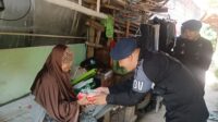 Jum'at Berkah Satbrimob Jabar, Hadirkan Senyum dan Kepedulian untuk Warga