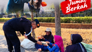 Satbrimob Polda Jabar Kembali Tebar Kepedulian Lewat Aksi Jumat Berkah
