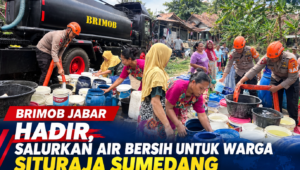 Brimob Jabar Hadir, Salurkan Air Bersih untuk Warga Situraja Sumedang