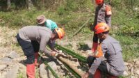 Semangat Brimob Jabar Tak Surut di Hari Ke - 6, Pembangunan Jembatan Merah Putih Terus Berlanjut di Majalengka Semangat Brimob Jabar Tak Surut di Hari Ke - 6, Pembangunan Jembatan Merah Putih Terus Berlanjut di Majalengka