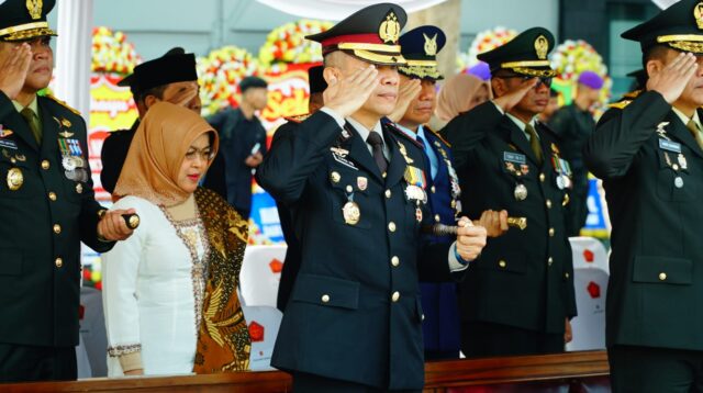 Dansat Brimob Jabar Ikuti Upacara HUT TNI Ke - 81 di Lanud Husein Sastranegara